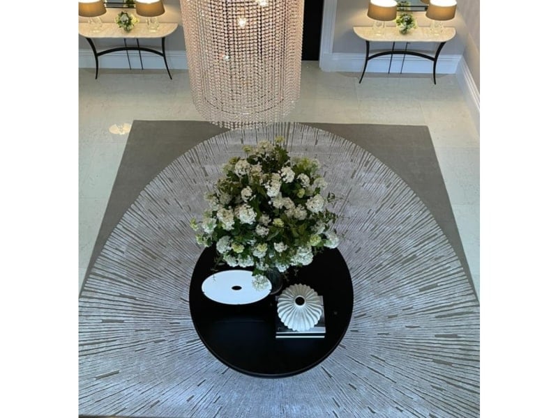 Grand Entrance, Cobham