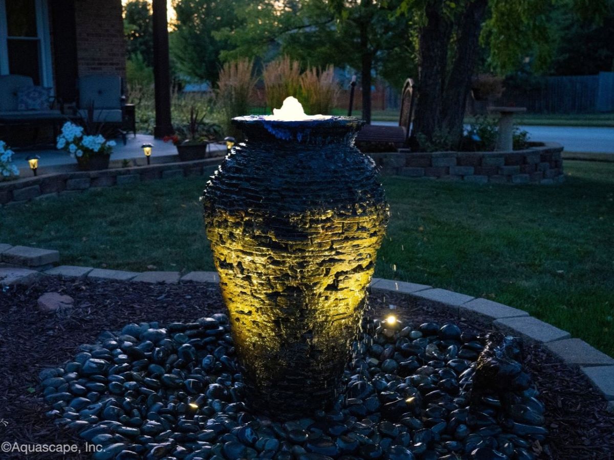 warm-white-fountain-lighting category image